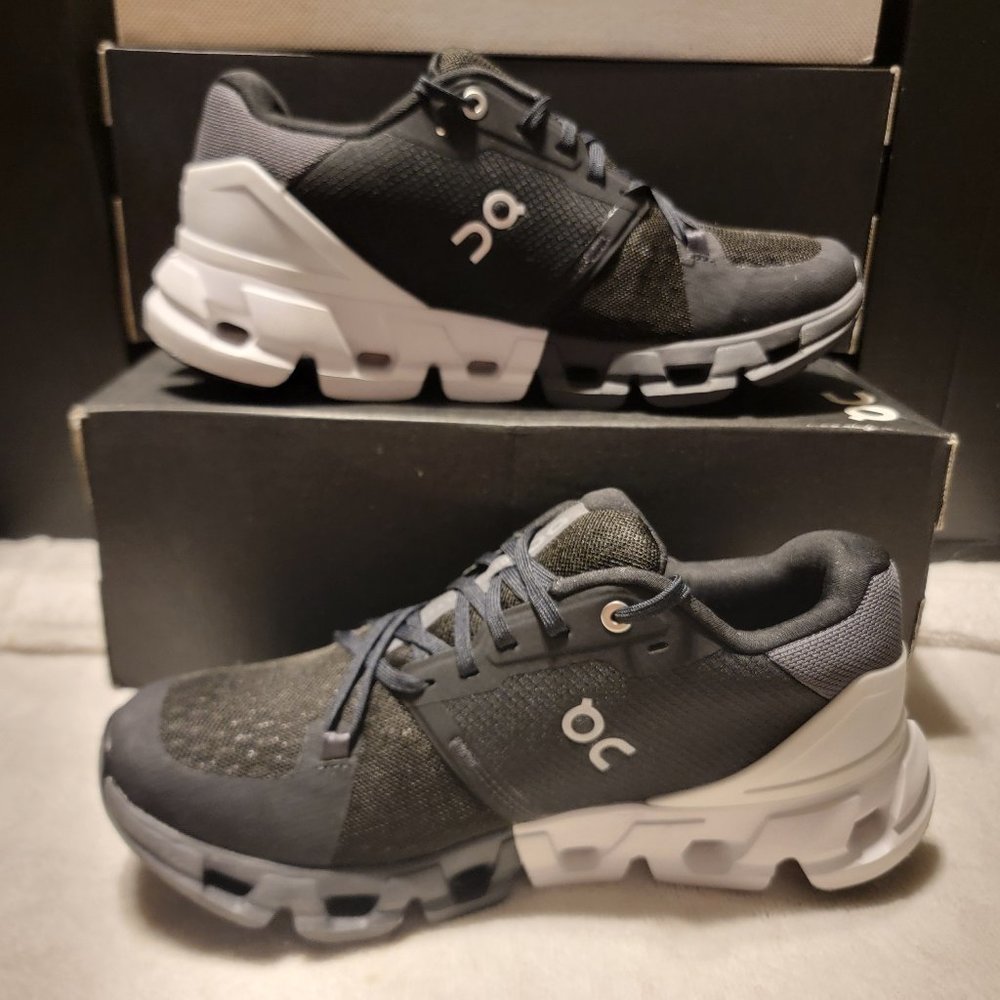 On Cloudflyer 4 Wide Black White Women's 8.5